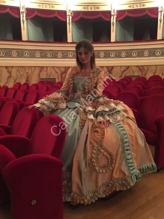 Costume Borghesia Donna 1700 Catia Mancini (3)