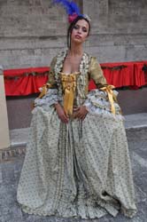 Vestito femminile del 1700 (7)