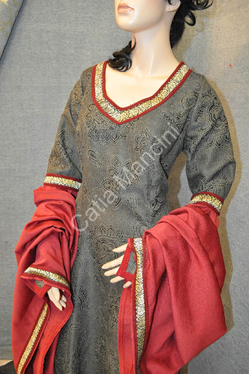 historical costume medieval Italian woman (8)