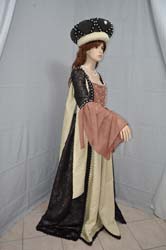 costumes historic Renaissance woman (9)