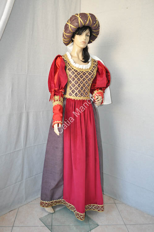 abito femminile nel medioevo di velluto (11)