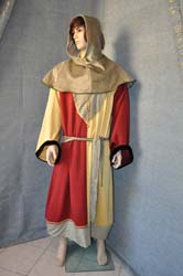 Medieval costumes and dress (1)