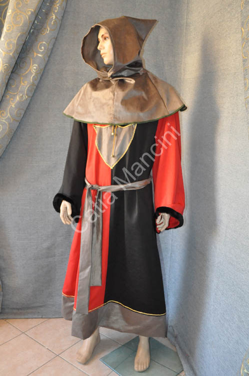 historical-man-medieval-costume (1)