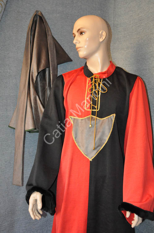 historical-man-medieval-costume (15)