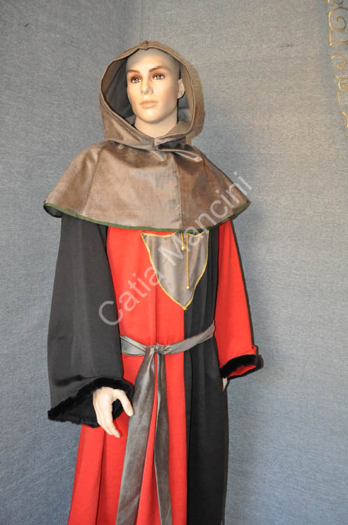 historical-man-medieval-costume (3)