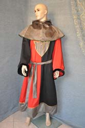 historical-man-medieval-costume (12)