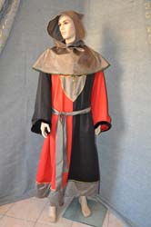 historical-man-medieval-costume