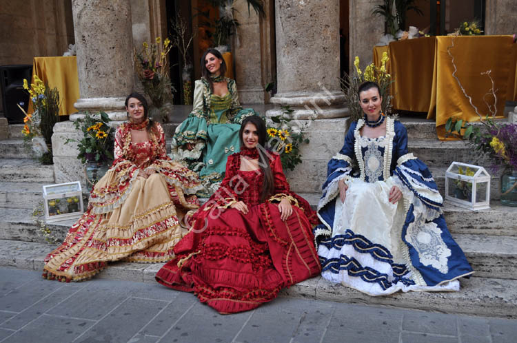 Venetian woman costume for sale 1
