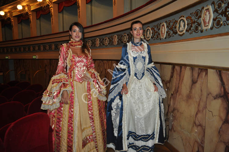 Venetian woman costume for sale 15