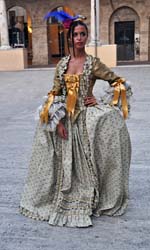 Vestito femminile del 1700 (3)
