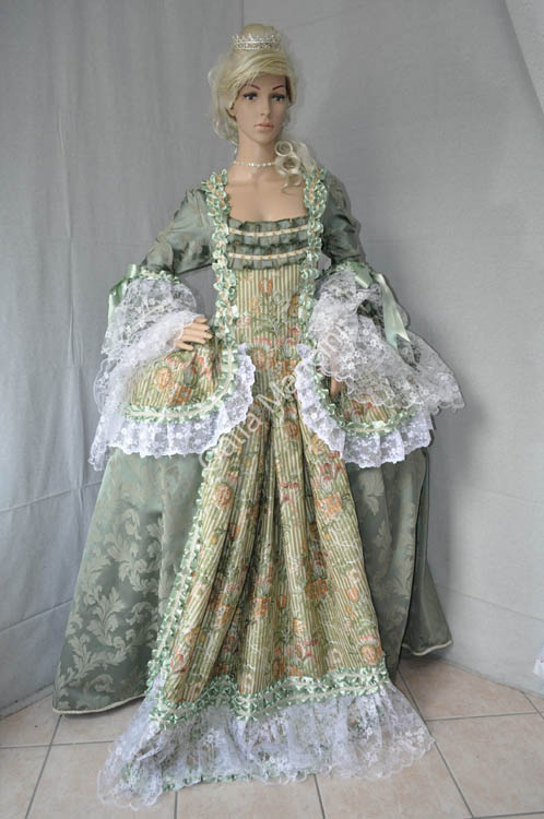 vestito del settecento 1700 (2)