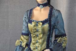 DONNA DEL 700 VESTITI (5)