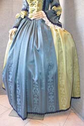DONNA DEL 700 VESTITI (7)