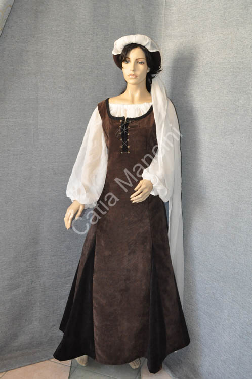 Abbigliamento locandiera medievale (10)