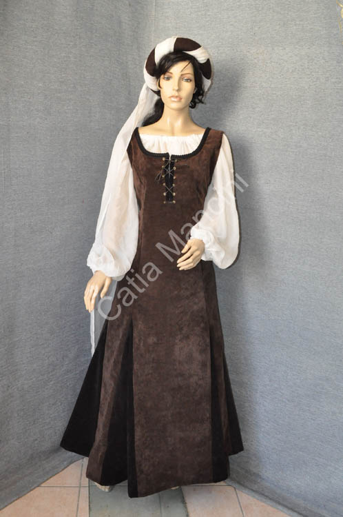 Abbigliamento locandiera medievale (2)