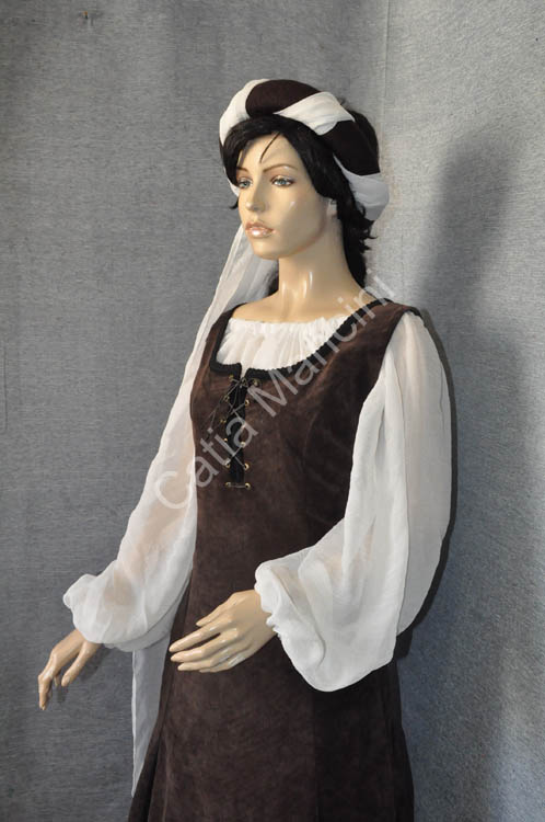 Abbigliamento locandiera medievale (8)