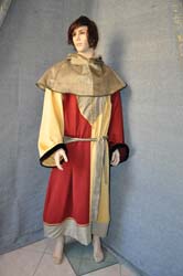 Medieval costumes and dress (10)