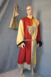 Medieval costumes and dress (12)