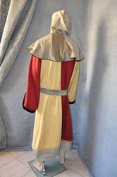 Medieval costumes and dress (9)