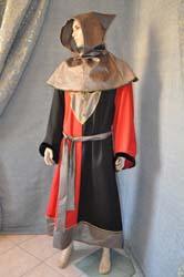 historical-man-medieval-costume (1)