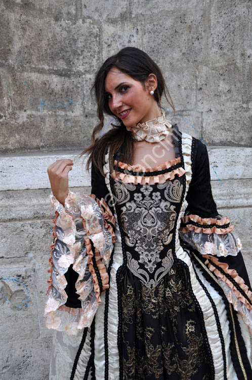 Venetian woman costume for sale 4